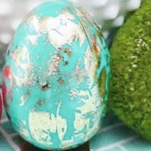 Egg-Shaped Placecard Holders, Gold Leaf Marbled